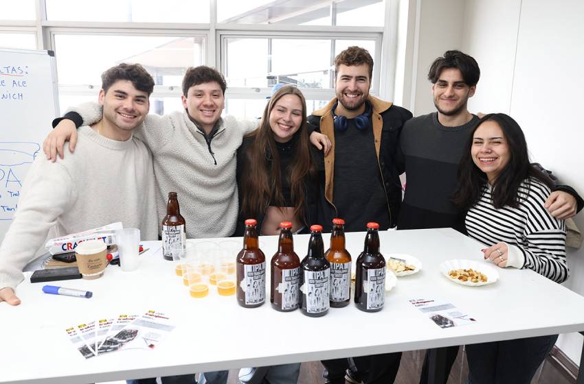 Equipos de Biotecnología mostraron sus cervezas artesanales en el “Beer Day 2025”