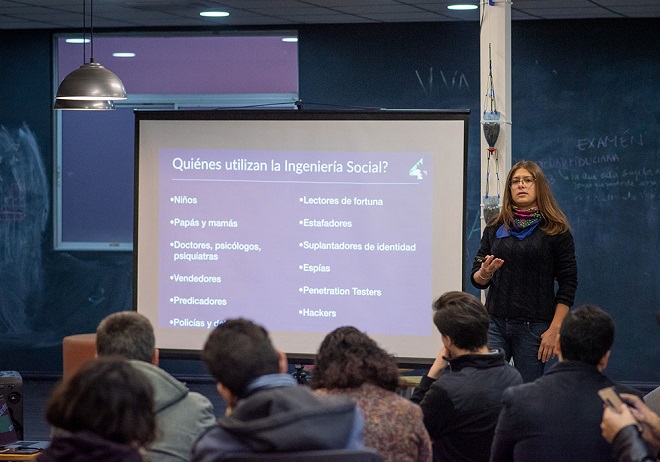 Charla// Charla abordó el concepto “Ingeniería Social” y cómo resguardar la seguridad personal frente a ciberataques