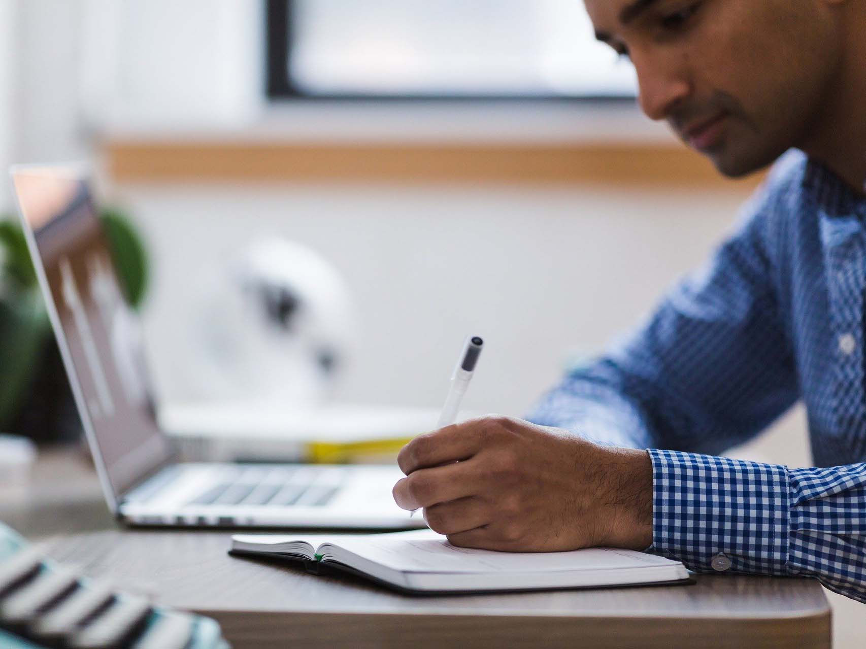 Educación Virtual// ¿Por qué estudiar una carrera online? Conoce aquí las razones para tomar una decisión informada