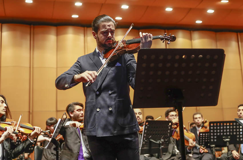 Violinista brasileño y Orquesta Sinfónica U. Mayor protagonizan sexta fecha de la Temporada Internacional