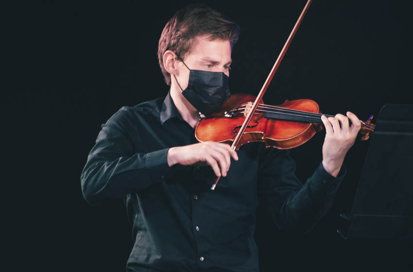 Estudiante del Conservatorio viajará a Bélgica tras ganar Festival de Música de Huilo Huilo