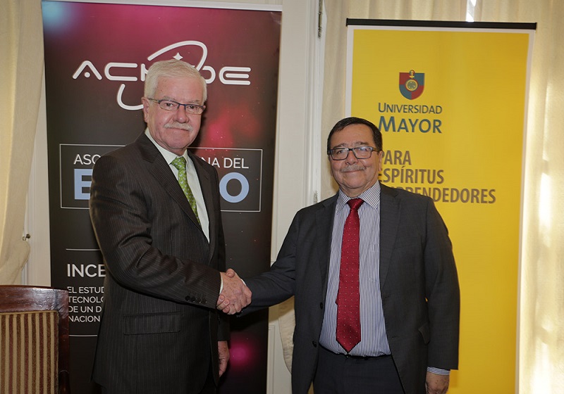 Acuerdo// Proyecto UMSAT: U. Mayor firma convenio de colaboración con la Asociación Chilena del Espacio ACHIDE