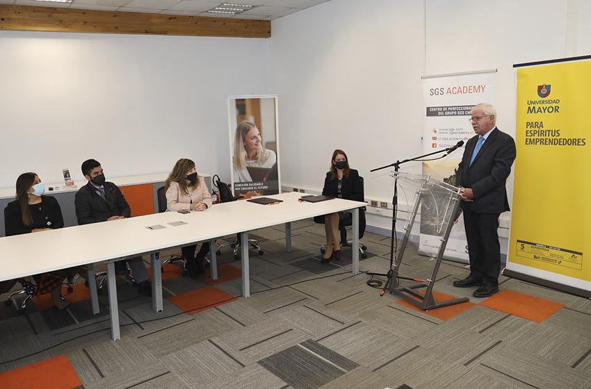 U. Mayor y SGS Academy firman convenio para crear programas de Educación Continua