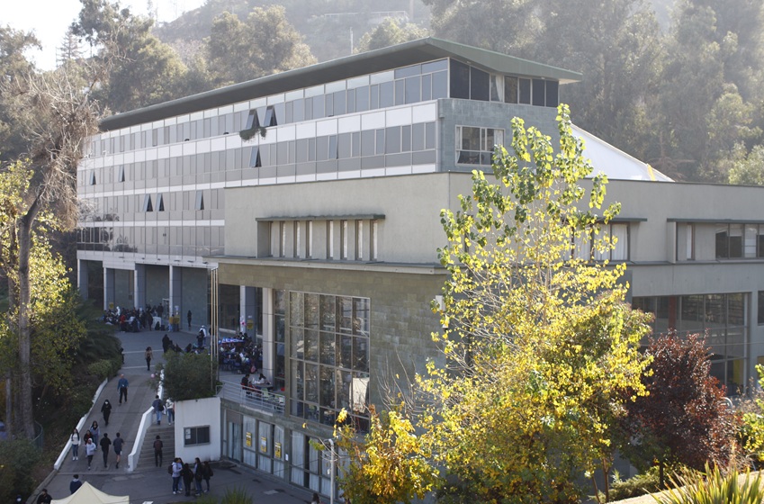 U. Mayor se consolida entre las mejores universidades privadas de Chile en ranking THE