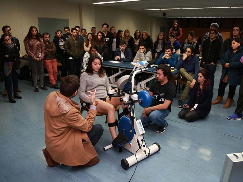 Salud//Escuela de Kinesiología impartió inédito curso de Electroestimulación Funcional