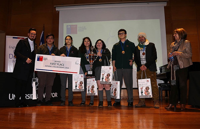 Inglés// U. Mayor fue sede de la final del concurso escolar “Debate Nacional en Inglés”