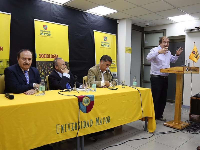 Debate//Personeros del oficialismo y la oposición analizaron escenario presidencial de cara al balotaje