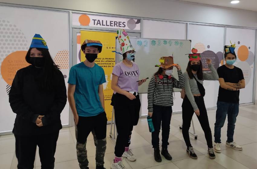 50 escolares participaron en el Día de la Creatividad a cargo de la D-School U. Mayor