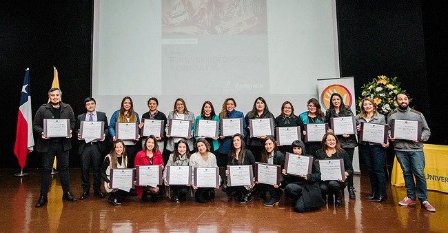 Educación Continua// Diplomado en Terapia e Intervención Psicosocial Multigeneracional concluyó su primera versión con 25 profesionales graduados