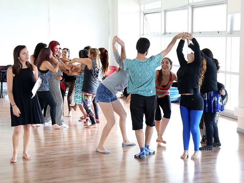 Postgrado//U. Mayor finalizó inédito diplomado que incorpora la danza como herramienta de terapia