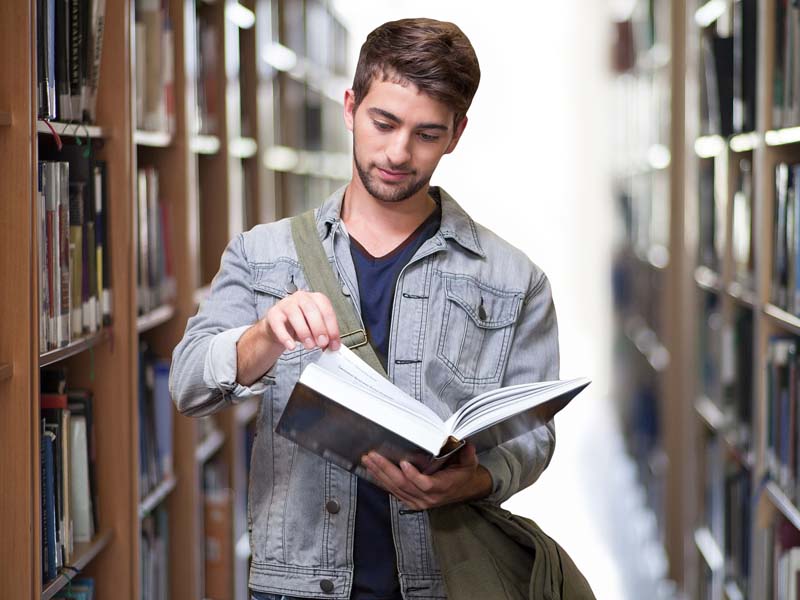 RRII// Banco Santander abre convocatoria para postular a sus Becas de Movilidad Internacional