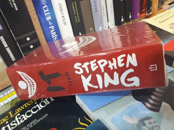 Cultura// Novelas de terror, el otro atractivo que ofrece la Feria del Libro Usado U. Mayor