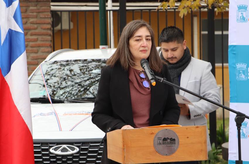 U. Mayor entregó dos vehículos para apoyar la gestión de Salud en Isla de Maipo