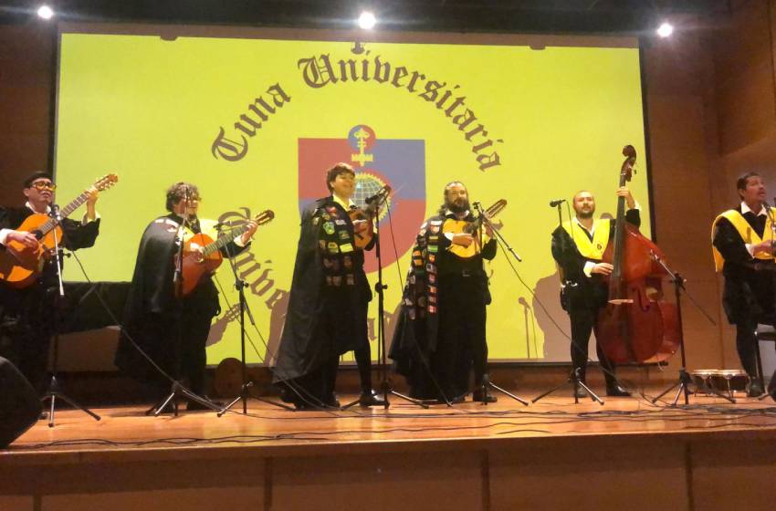 Tuna Universitaria celebró su aniversario con concierto en Manuel Montt