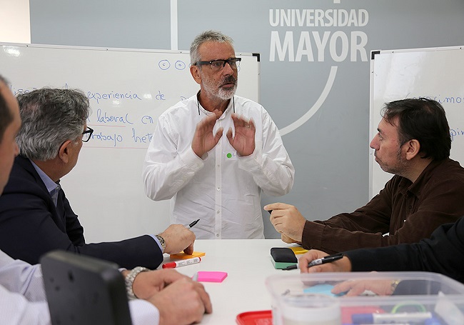 D-School// Alcaldes de 5 comunas se capacitan en Design Thinking para buscar soluciones en sus municipios
