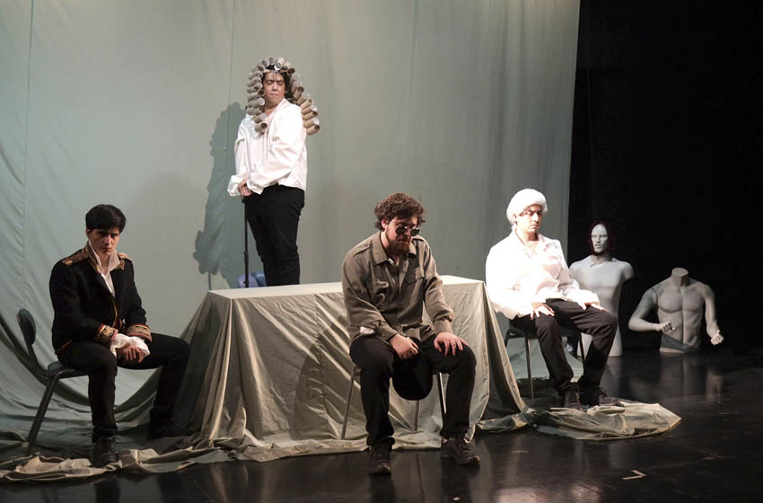 “Quiero mi pedazo de pastel del mundo”: obra dirigida por la destacada Heidrun Breier debuta en la Sala de Teatro U. Mayor