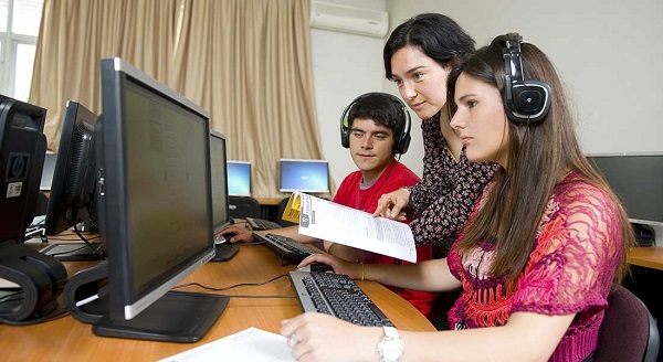 Idioma // Pedagogía en Inglés: La respuesta ante el escaso manejo de este idioma en Chile