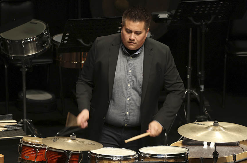 Percusionista Francisco Perez se presentó junto a la Orquesta Sinfónica U. Mayor