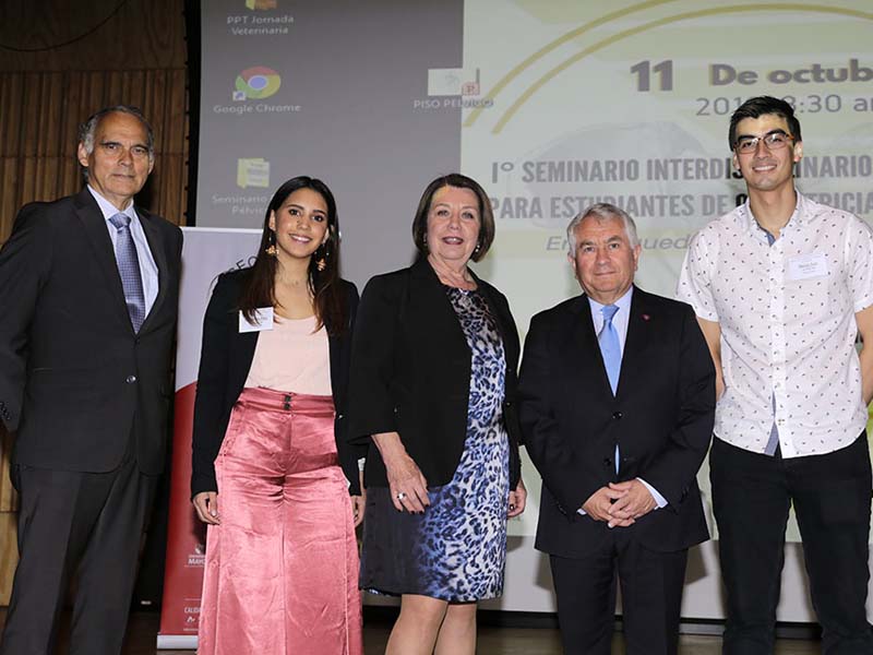 Salud// Seminario de estudiantes de Kinesiología y Obstetricia abordó las deficiencias del piso pélvico