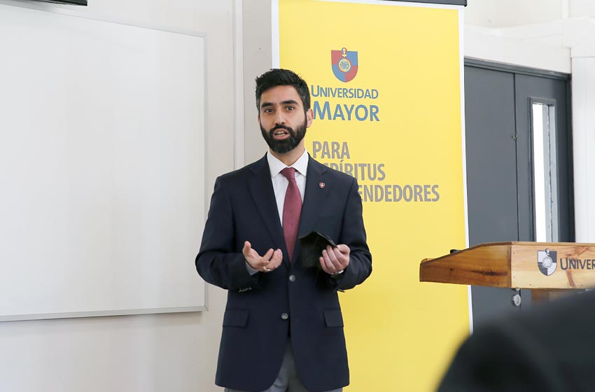 U. Mayor oficializa su Prorrectoría y redefine su estructura organizacional