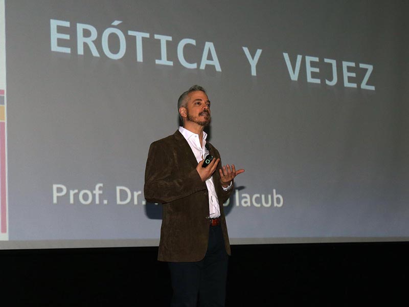 Psicólogo://”La sexualidad y el erotismo son experiencias revitalizantes para los adultos mayores”