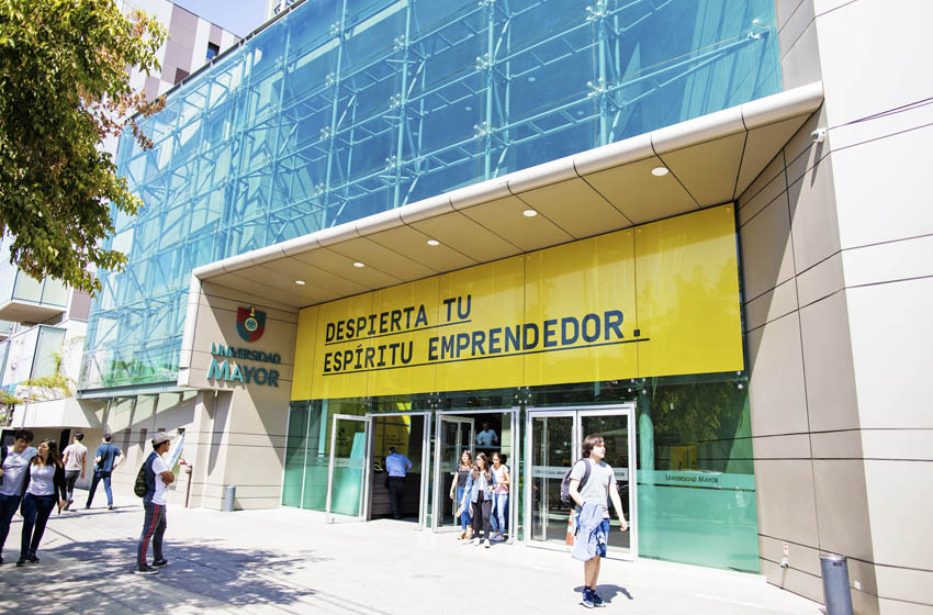 Ranking Universitas: U. Mayor es top 3 entre las universidades privadas y ocupa el puesto 17 en Chile