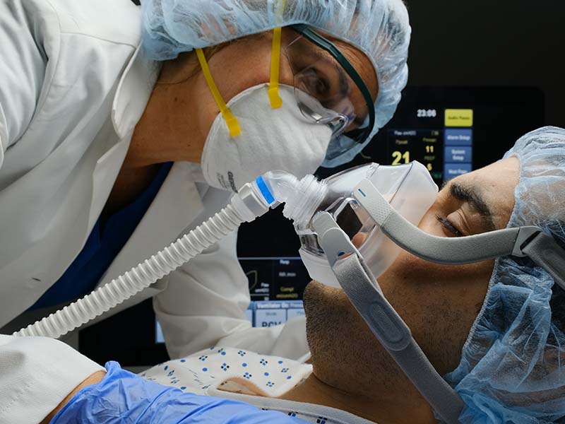 U. Mayor ha capacitado a más de 600 funcionarios de la Salud en terapias de ventilación mecánica
