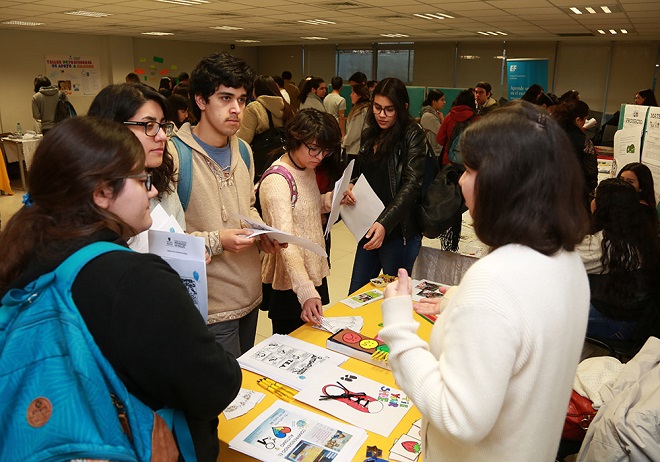 Carreras// Pedagogía en Inglés realizó su primera Feria de Vinculación con el Medio